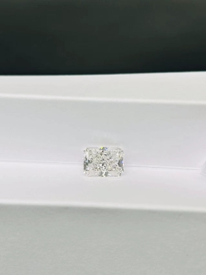 Wielkiego rozmiaru Kamień 5.3ct Radiant Shape Laboratory Stworzony jako wyhodowany nieprzetworzony CVD Diament Certyfikowany IGI Fabryka bezpośrednia sprzedaż