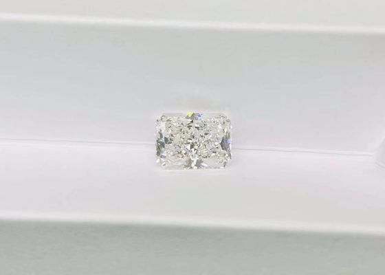 Bezbarwny 10 Mohs CVD Lab Grown Diamond Radiant Cut Fancy Design