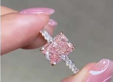 2.26ct Laboratory Grown Pink Diamond Zębowy Pierścień 18K Biały Złoty Pierścień Narzeczony