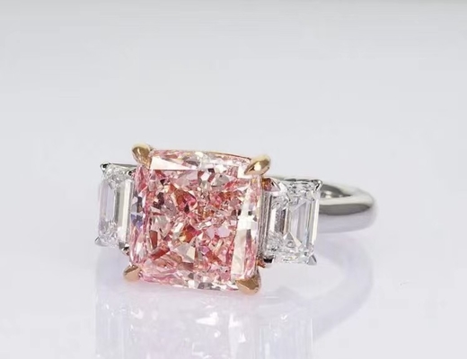 Pierścień zaręczynowy, pierścionek ślubny, pierścionek diamentowy, laboratorium stworzyło kolorowe diamenty, naszyjnik.
