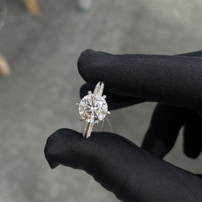 Laboratoryjnie wyhodowane pierścienie diamentowe 3,01ct CVD Biały F VS2 Połowa stylu country okrągły