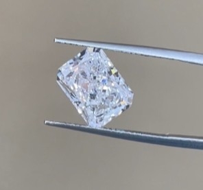 Diament wyhodowany w laboratorium CVD DEF VS 1-15ct Radiant Brilliant Cut Certyfikowany przez IGI
