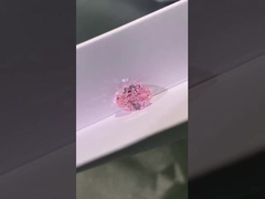 Różowy owalny diament CVD