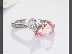 Pierścień zaręczynowy, pierścionek ślubny, pierścionek diamentowy, pierścionek laboratoryjny, kolorowe diamenty, gruszka, czterolistna koniczka.