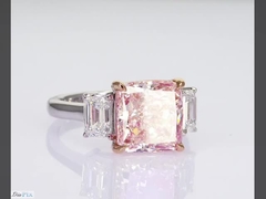 Pierścień zaręczynowy, pierścionek ślubny, pierścionek diamentowy, laboratorium stworzyło kolorowe diamenty, naszyjnik.